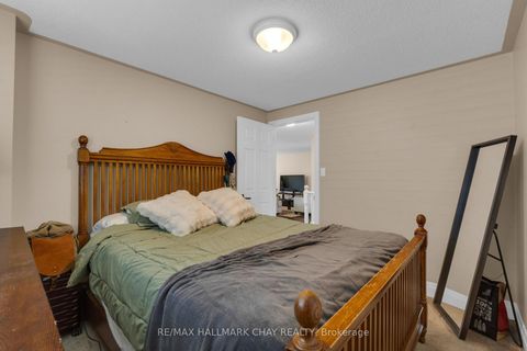 Photo 19 at 17 Benjamin Lane, Painswick South, Barrie