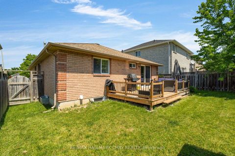 Photo 26 at 17 Benjamin Lane, Painswick South, Barrie