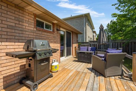 Photo 27 at 17 Benjamin Lane, Painswick South, Barrie