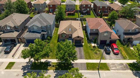 Photo 32 at 17 Benjamin Lane, Painswick South, Barrie