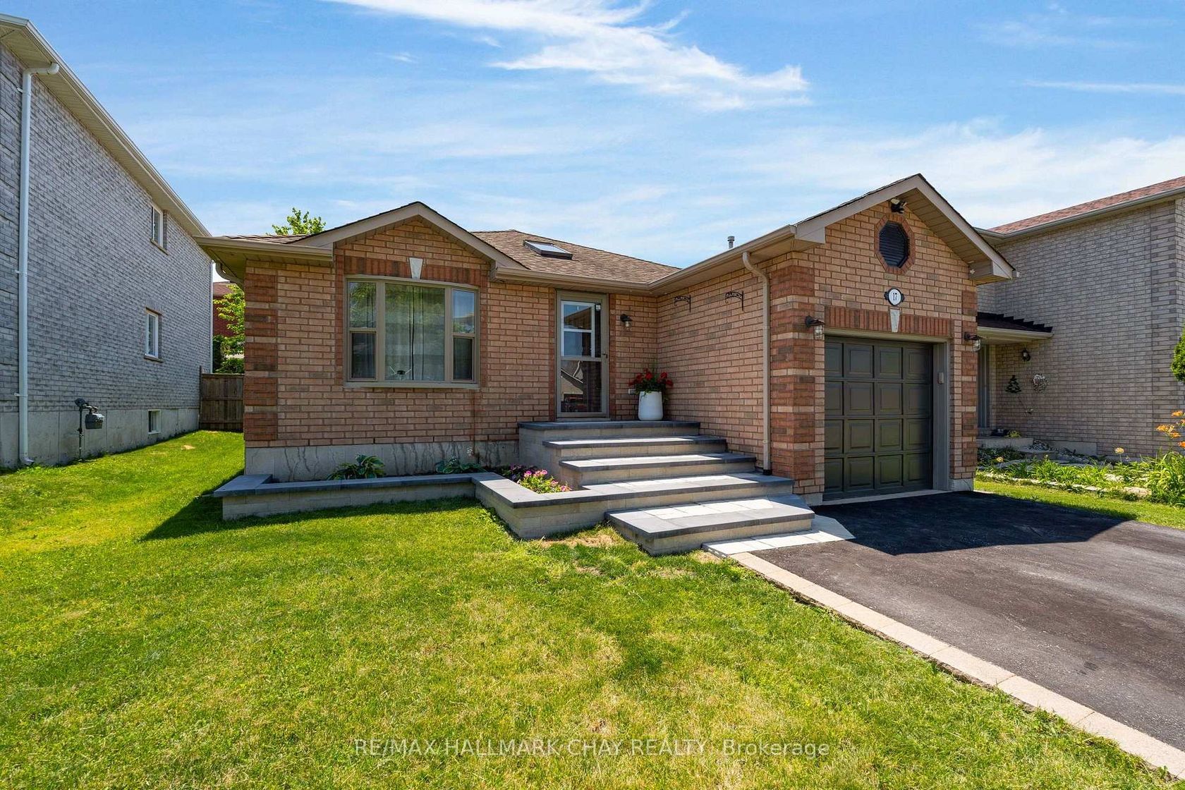 17 Benjamin Lane, Painswick South, Barrie photo number 2