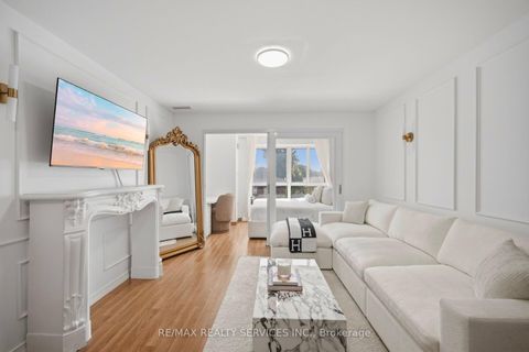 Photo 3 at 310 - 15 Maplewood Avenue, Cedarvale, Toronto