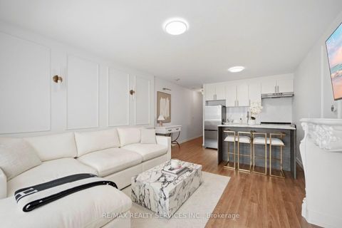 Photo 5 at 310 - 15 Maplewood Avenue, Cedarvale, Toronto