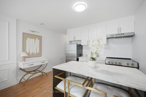 Photo 8 at 310 - 15 Maplewood Avenue, Cedarvale, Toronto