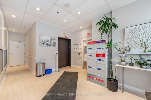 Photo 16 at 310 - 15 Maplewood Avenue, Cedarvale, Toronto
