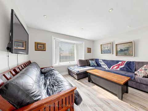 Photo 10 at 374 Adeline Drive, Keswick South, Georgina