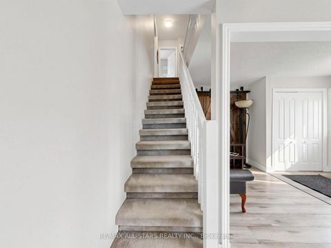 Photo 15 at 374 Adeline Drive, Keswick South, Georgina