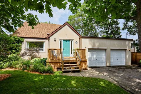 Photo 3 at 19 Scarboro Crescent, Cliffcrest, Toronto
