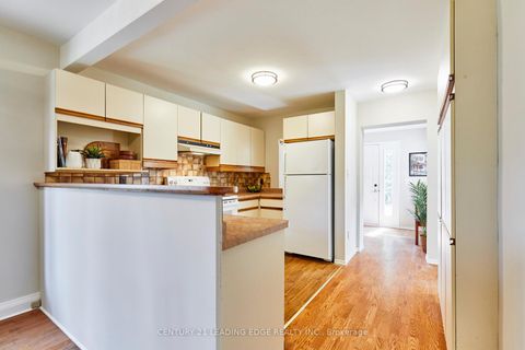 Photo 10 at 19 Scarboro Crescent, Cliffcrest, Toronto