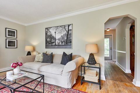 Photo 13 at 19 Scarboro Crescent, Cliffcrest, Toronto
