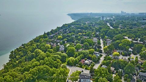 Photo 35 at 19 Scarboro Crescent, Cliffcrest, Toronto