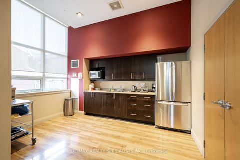 Photo 19 at 514 - 4 Elsinore Path, New Toronto, Toronto