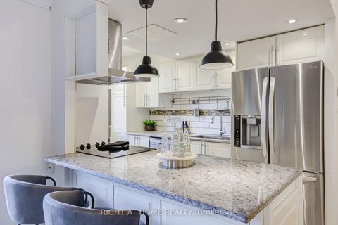Photo 9 at 426 - 2645 Jane Street, Jane Heights, Toronto