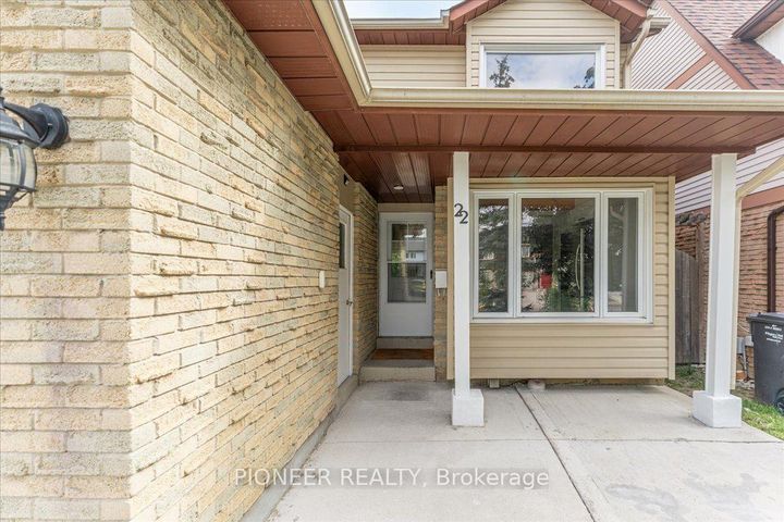 Photo 4 at 22 Wolverton Crescent, Central Park, Brampton