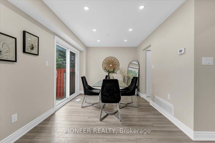 Photo 9 at 22 Wolverton Crescent, Central Park, Brampton