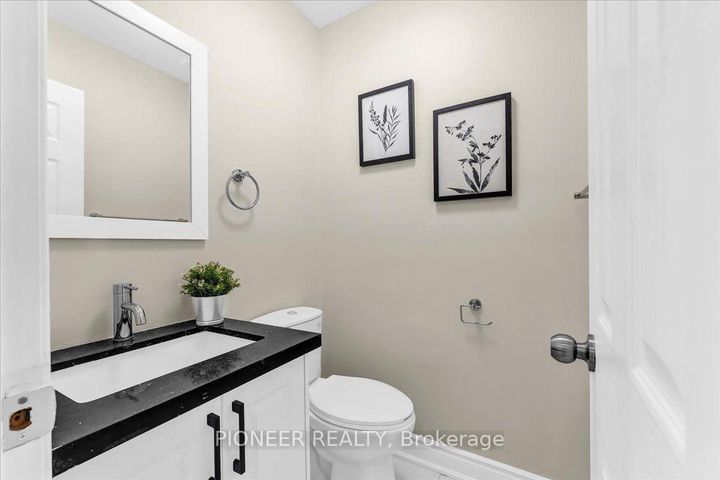 Photo 16 at 22 Wolverton Crescent, Central Park, Brampton