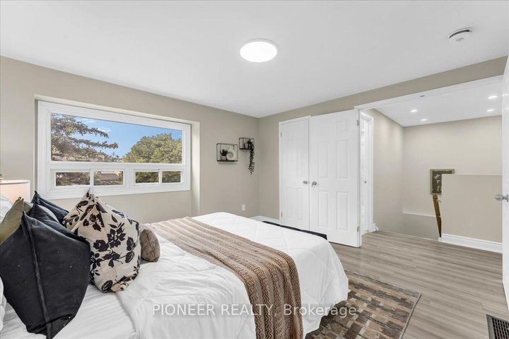 Photo 20 at 22 Wolverton Crescent, Central Park, Brampton