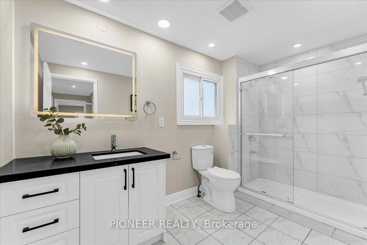 Photo 25 at 22 Wolverton Crescent, Central Park, Brampton