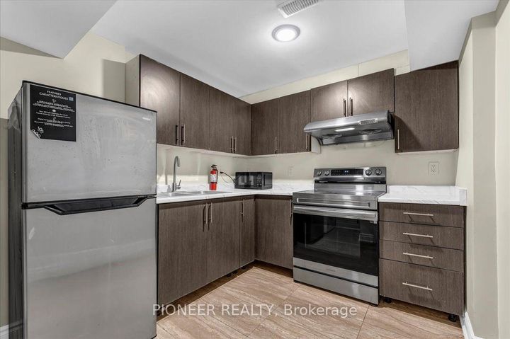 Photo 28 at 22 Wolverton Crescent, Central Park, Brampton