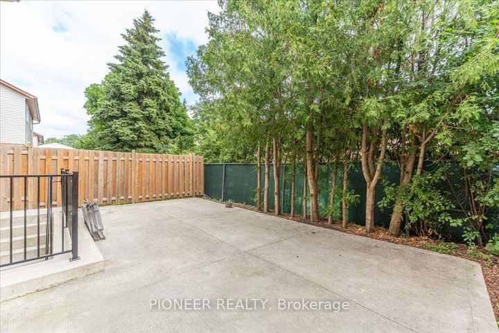 Photo 34 at 22 Wolverton Crescent, Central Park, Brampton