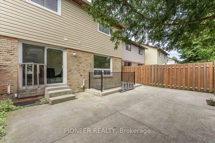 Photo 35 at 22 Wolverton Crescent, Central Park, Brampton