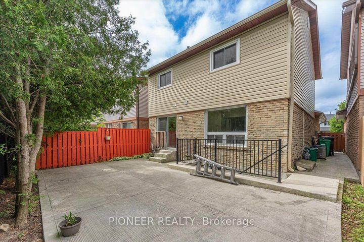 Photo 36 at 22 Wolverton Crescent, Central Park, Brampton