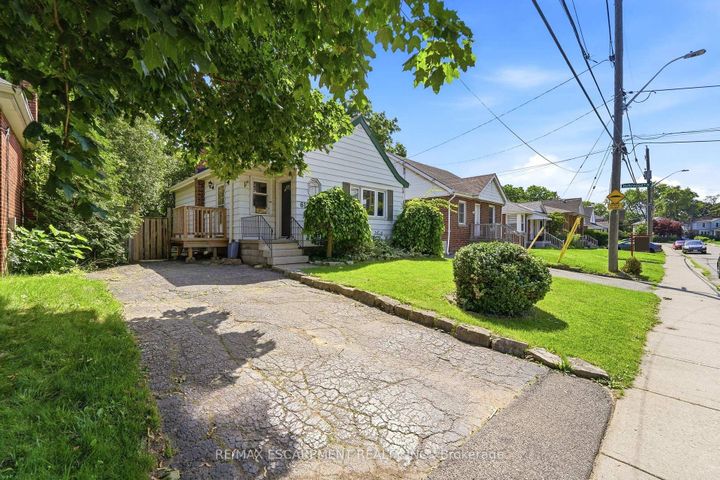 Photo 2 at 61 GLENMOUNT Avenue, Ainslie Wood, Hamilton