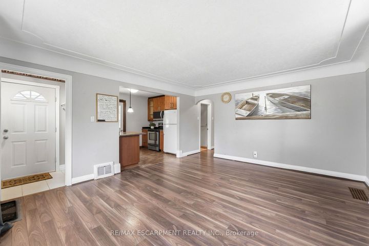 Photo 5 at 61 GLENMOUNT Avenue, Ainslie Wood, Hamilton