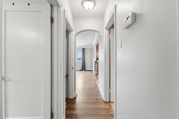 Photo 7 at 61 GLENMOUNT Avenue, Ainslie Wood, Hamilton