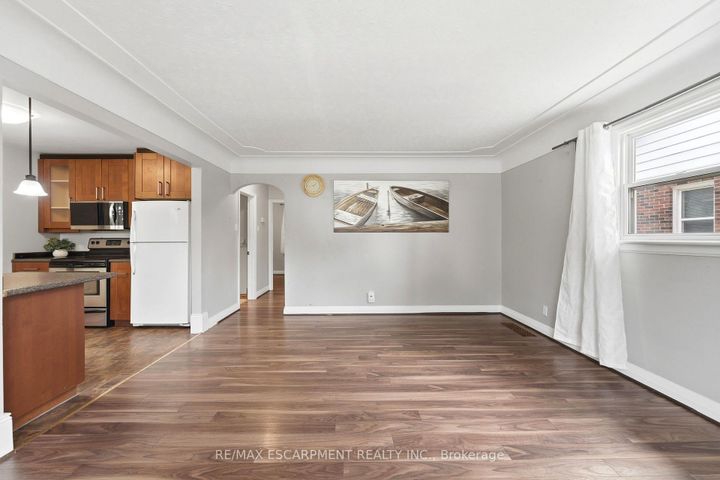 Photo 9 at 61 GLENMOUNT Avenue, Ainslie Wood, Hamilton