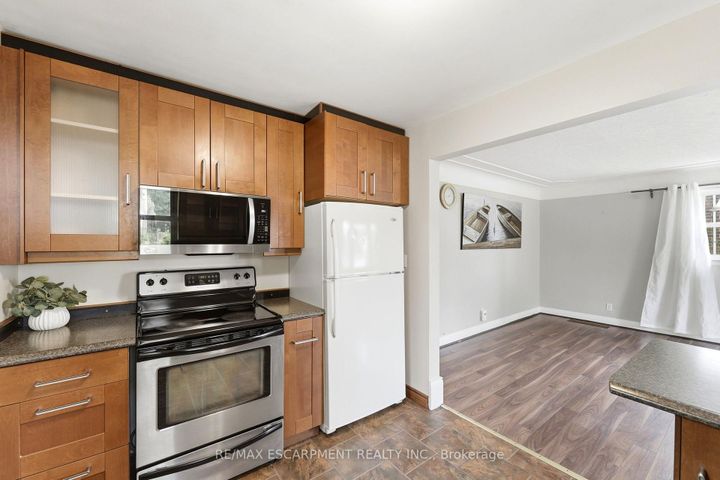 Photo 13 at 61 GLENMOUNT Avenue, Ainslie Wood, Hamilton