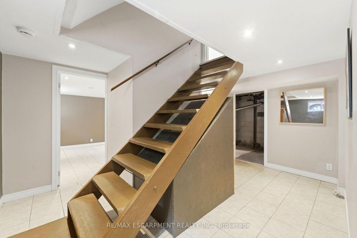 Photo 21 at 61 GLENMOUNT Avenue, Ainslie Wood, Hamilton