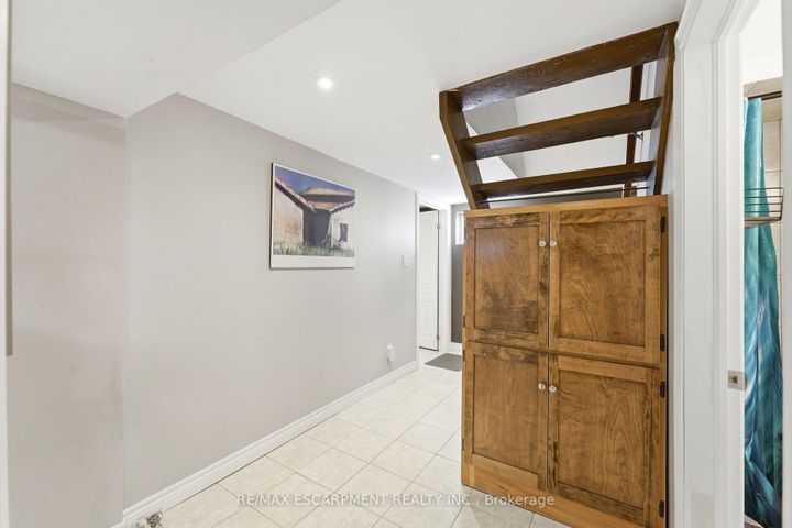 Photo 31 at 61 GLENMOUNT Avenue, Ainslie Wood, Hamilton