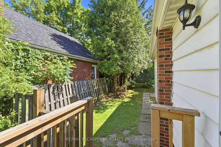 Photo 33 at 61 GLENMOUNT Avenue, Ainslie Wood, Hamilton