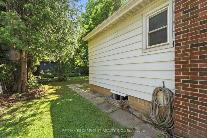 Photo 34 at 61 GLENMOUNT Avenue, Ainslie Wood, Hamilton