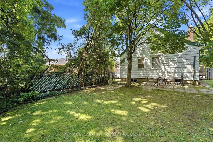 Photo 37 at 61 GLENMOUNT Avenue, Ainslie Wood, Hamilton