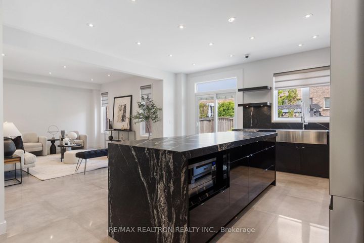 Photo 8 at 55 Headwind Boulevard, Vellore Village, Vaughan