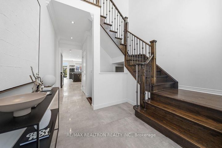Photo 10 at 55 Headwind Boulevard, Vellore Village, Vaughan