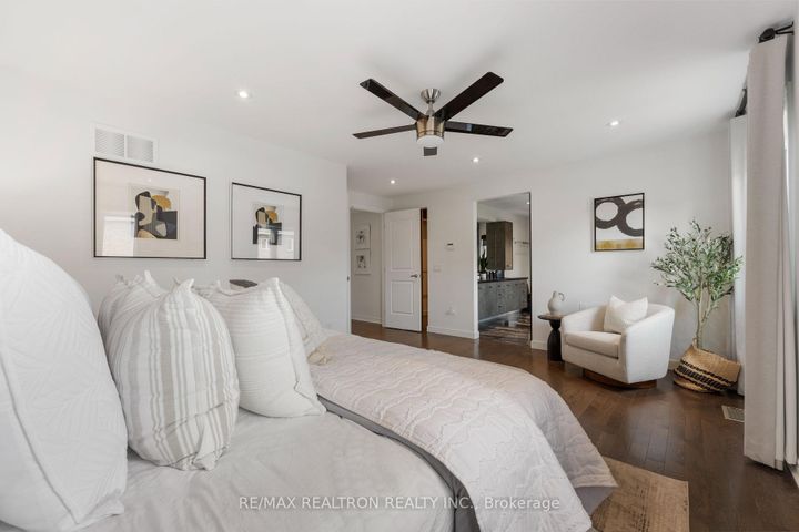 Photo 14 at 55 Headwind Boulevard, Vellore Village, Vaughan