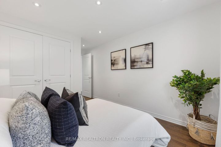 Photo 23 at 55 Headwind Boulevard, Vellore Village, Vaughan