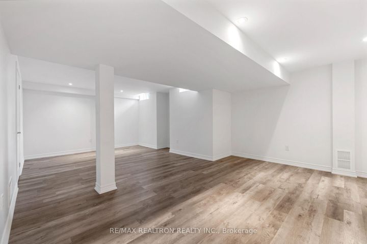Photo 25 at 55 Headwind Boulevard, Vellore Village, Vaughan