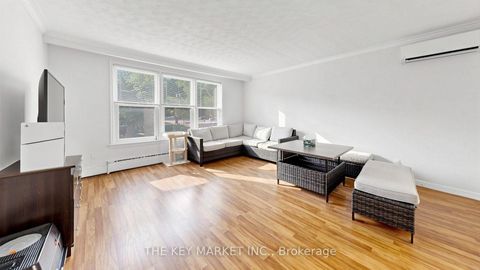 Photo 13 at 209 St Clements Avenue, Eglinton, Toronto