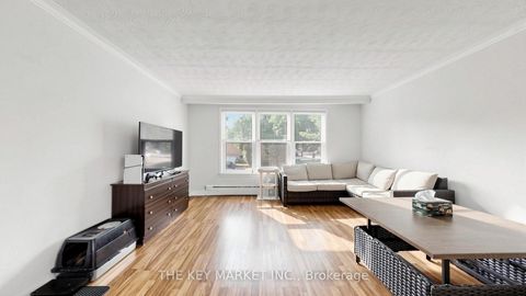 Photo 14 at 209 St Clements Avenue, Eglinton, Toronto