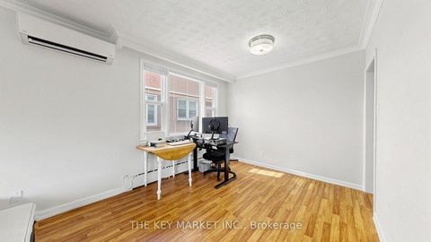 Photo 16 at 209 St Clements Avenue, Eglinton, Toronto