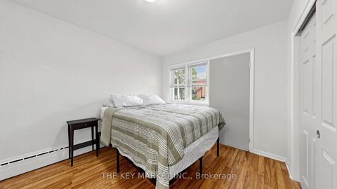 Photo 22 at 209 St Clements Avenue, Eglinton, Toronto