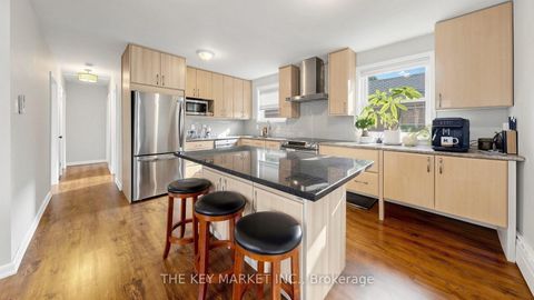 Photo 32 at 209 St Clements Avenue, Eglinton, Toronto