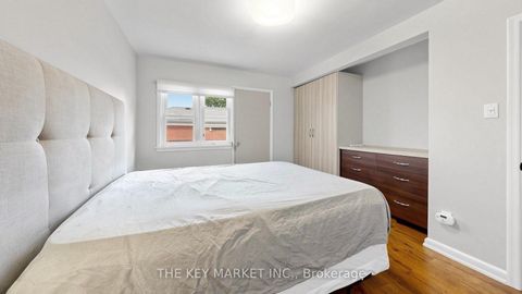 Photo 36 at 209 St Clements Avenue, Eglinton, Toronto