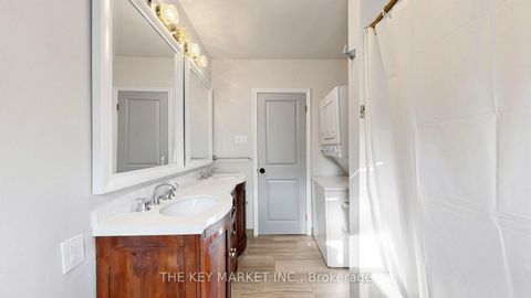 Photo 41 at 209 St Clements Avenue, Eglinton, Toronto