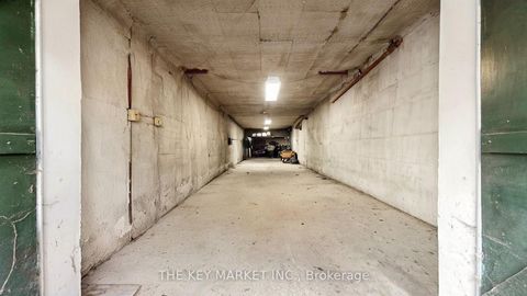 Photo 45 at 209 St Clements Avenue, Eglinton, Toronto