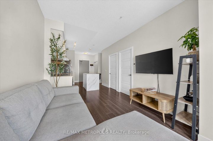 Photo 1 at 619 - 7 Kenaston Gardens, Bayview Village, Toronto